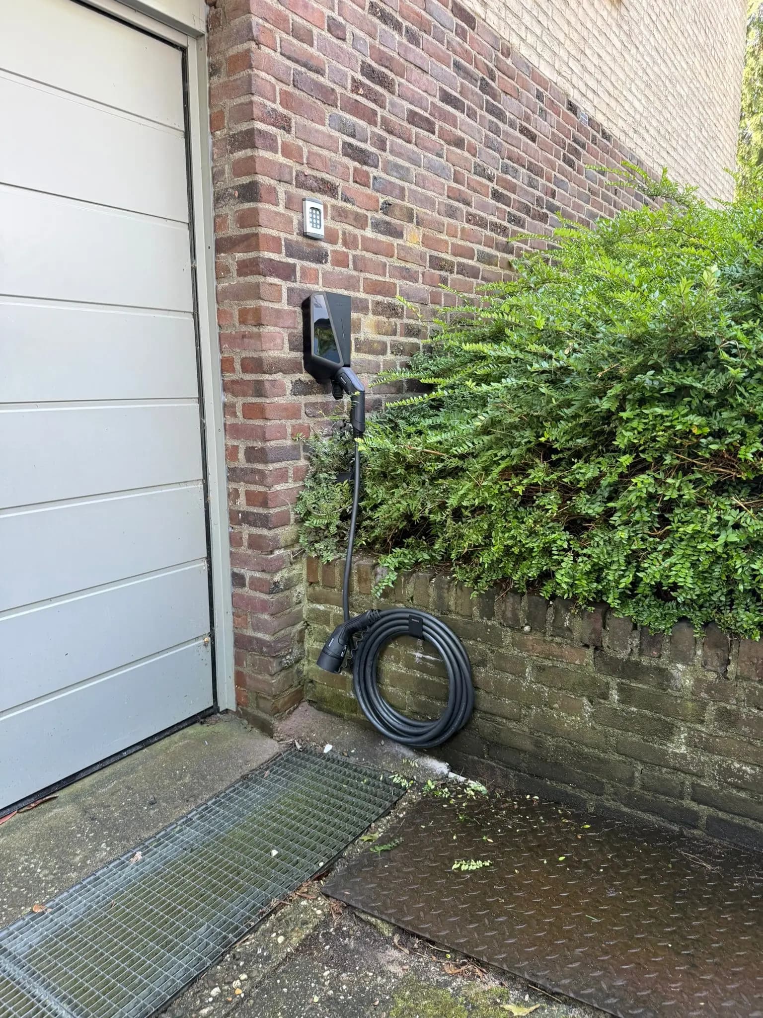 Laadpalen in Amerongen geplaatst door Houvolt