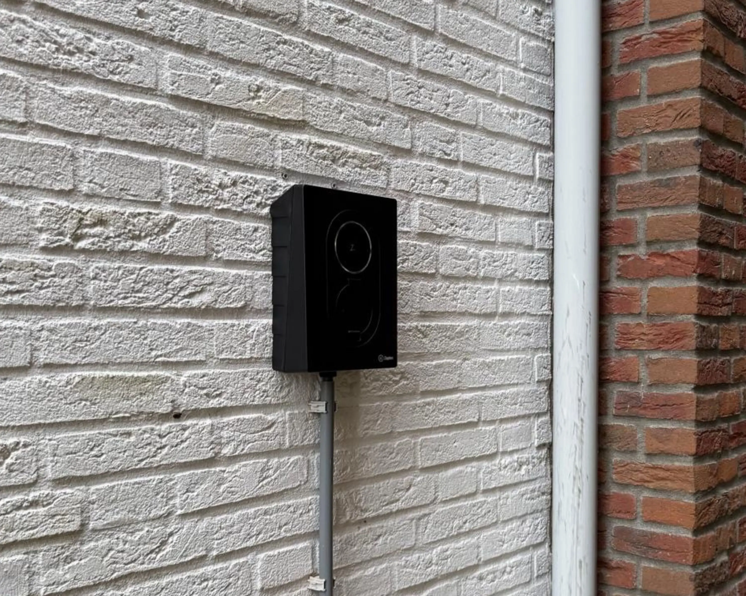 Laadpalen in Arnhem geplaatst door Houvolt
