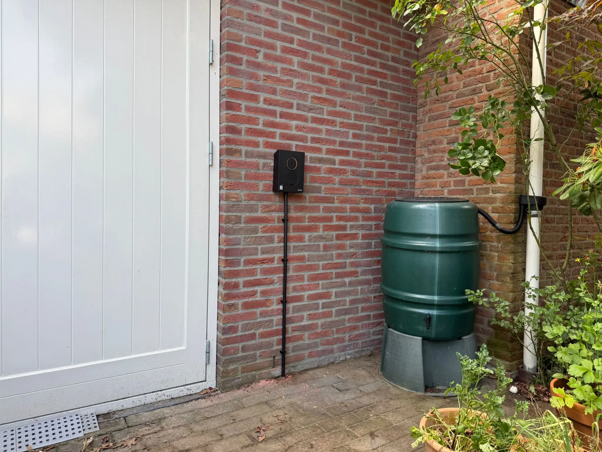Laadpalen in Arnhem geplaatst door Houvolt