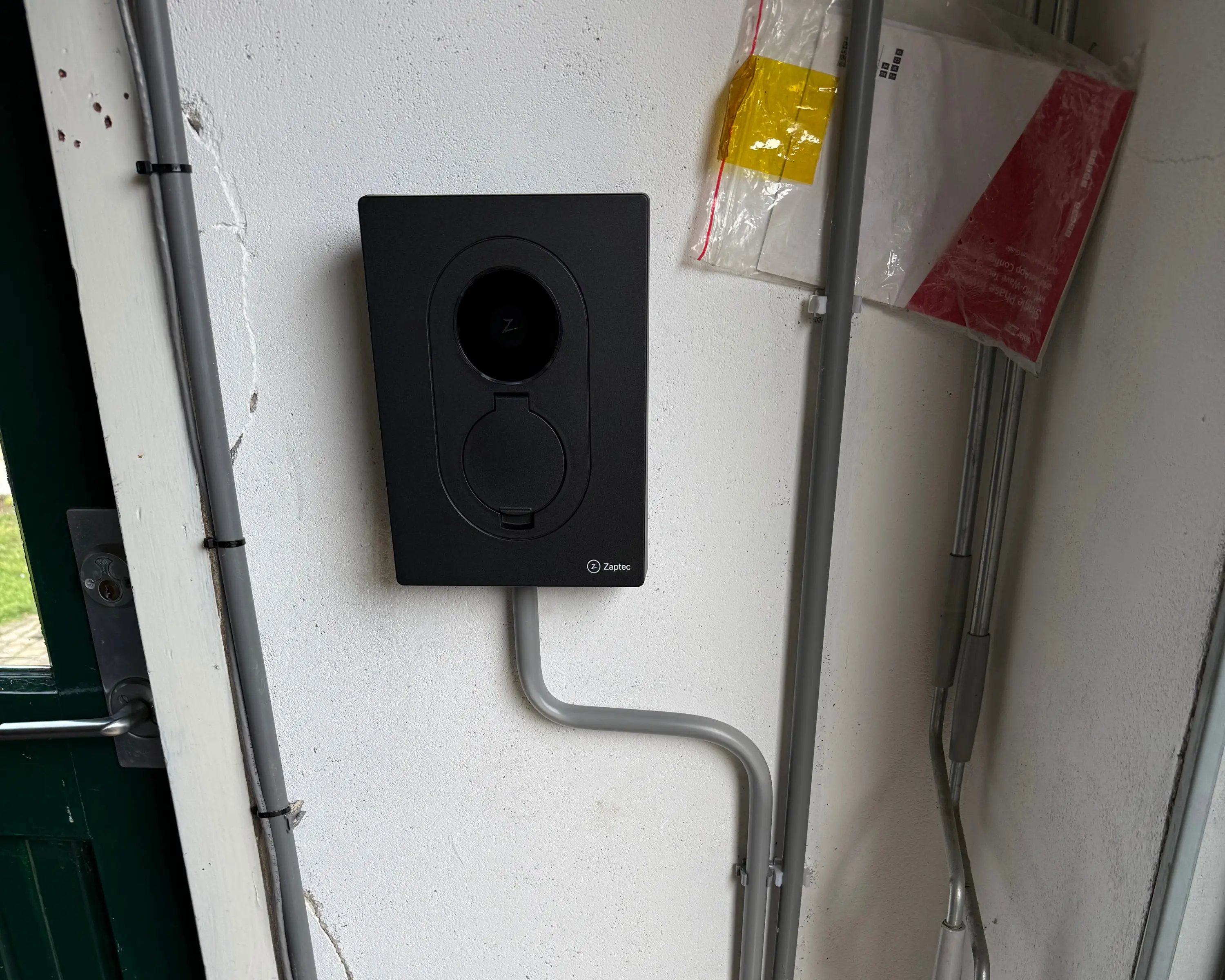 Laadpalen in Ede geplaatst door Houvolt