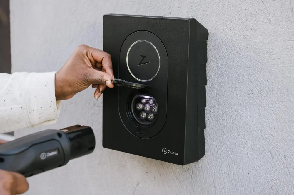 Zaptec Go 2 met Zaptec Sense geplaatst door Houvolt