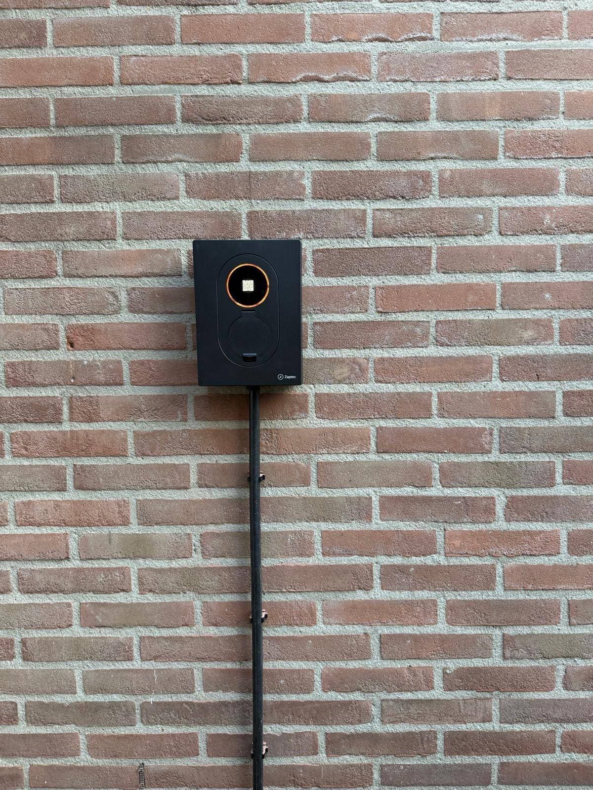 Laadpalen in Driel geplaatst door Houvolt