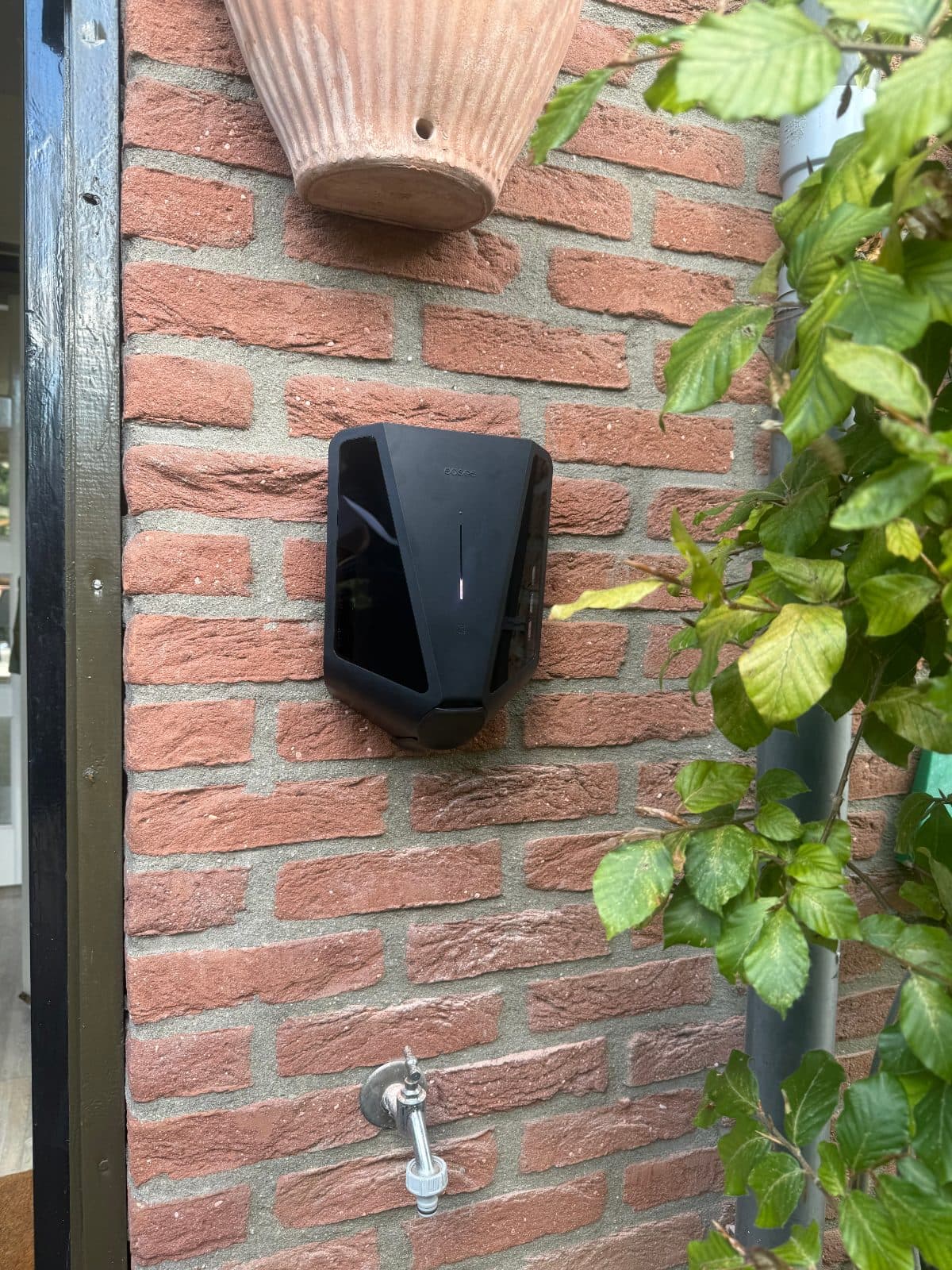 Laadpalen in Arnhem geplaatst door Houvolt
